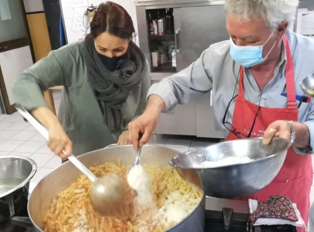 RomAmoR: l’associazione romana che riesce a distribuire 550 pasti a settimana