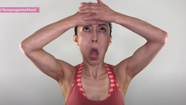 Yoga facciale: 10 esercizi da fare a casa